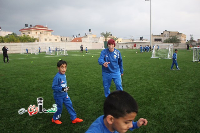  فيديو : الاولاد شكرا عموعادل والرئيس في افتتاح الملعب  تكفيني هذه الابتسامة لأولادنا , ومن اجلها سأعمل المزيد مبروك لبلدي  .. 